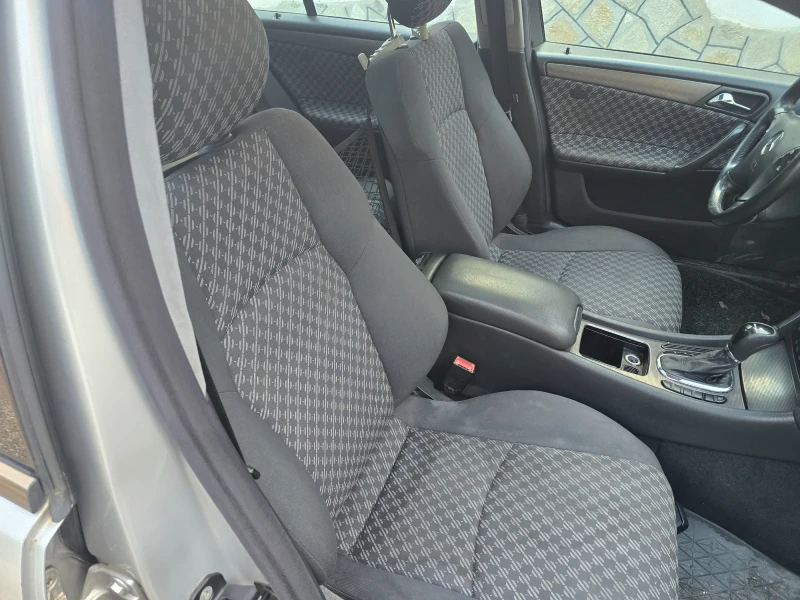 Mercedes-Benz C 270 2.7 АВАНГАРД   АВТОМАТИК, снимка 7 - Автомобили и джипове - 53597858