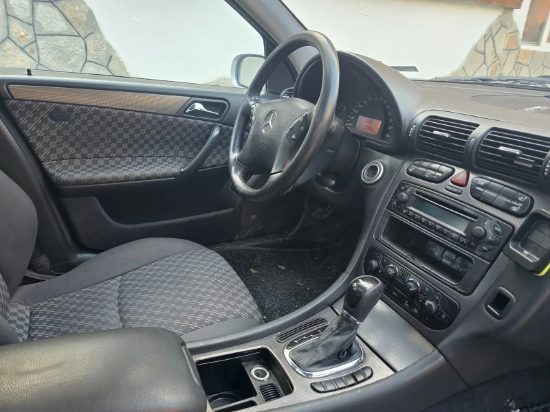 Mercedes-Benz C 270 2.7 АВАНГАРД   АВТОМАТИК, снимка 9 - Автомобили и джипове - 53597858
