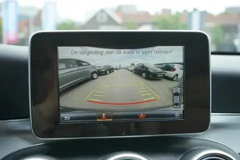 Mercedes-Benz C 180 AMG Line, снимка 13 - Автомобили и джипове - 53527601