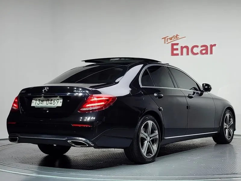 Mercedes-Benz E 300 Avantgarde