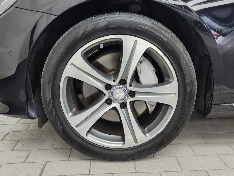 Mercedes-Benz E 300 Avantgarde, снимка 4 - Автомобили и джипове - 56018701
