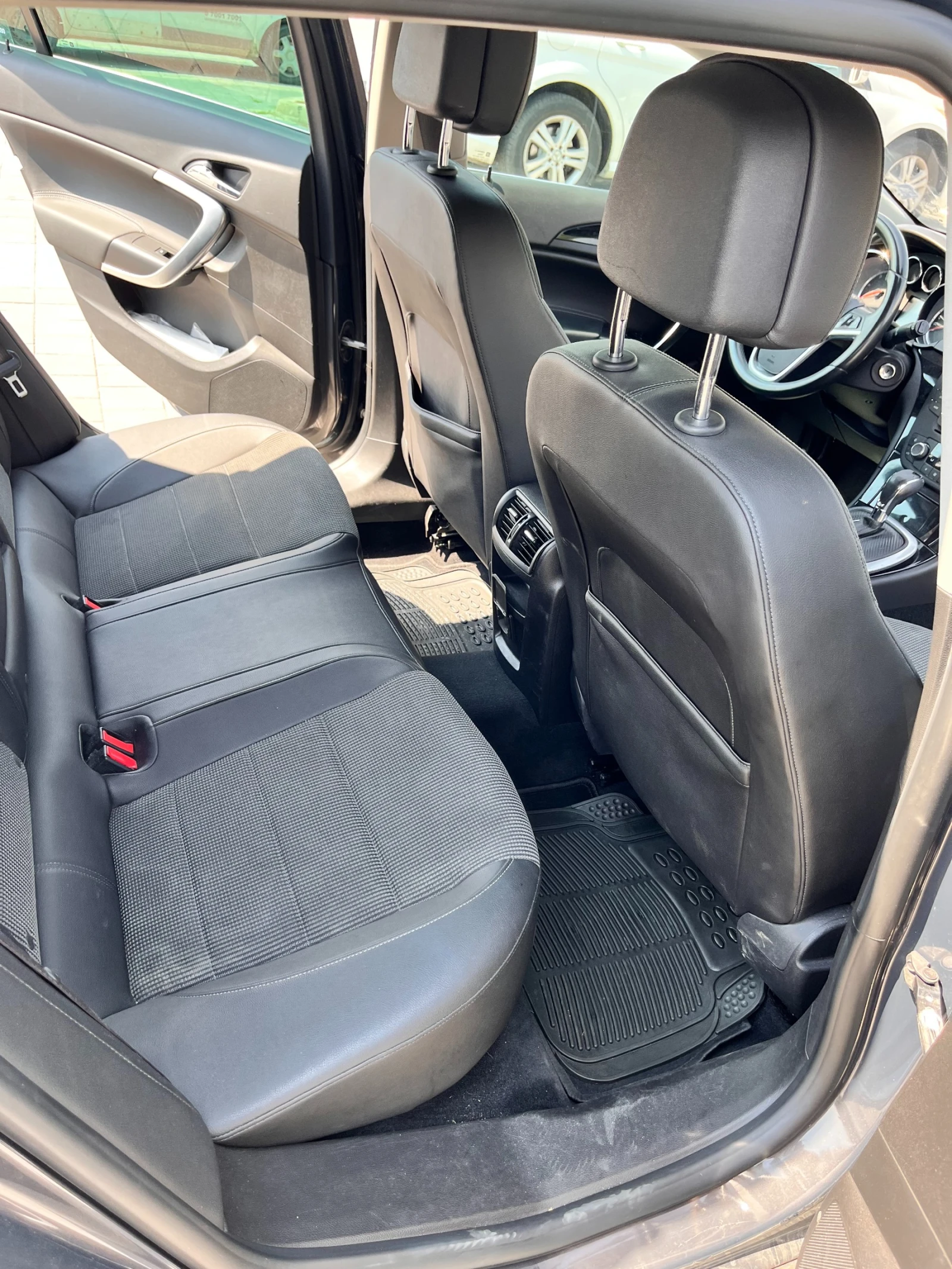 Opel Insignia 4x4 Biturbo, снимка 6 - Автомобили и джипове - 55128909