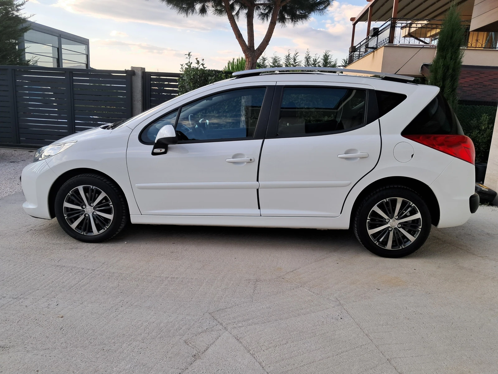 Peugeot 207 SW-84000км.КАТО НОВА - изображение 6
