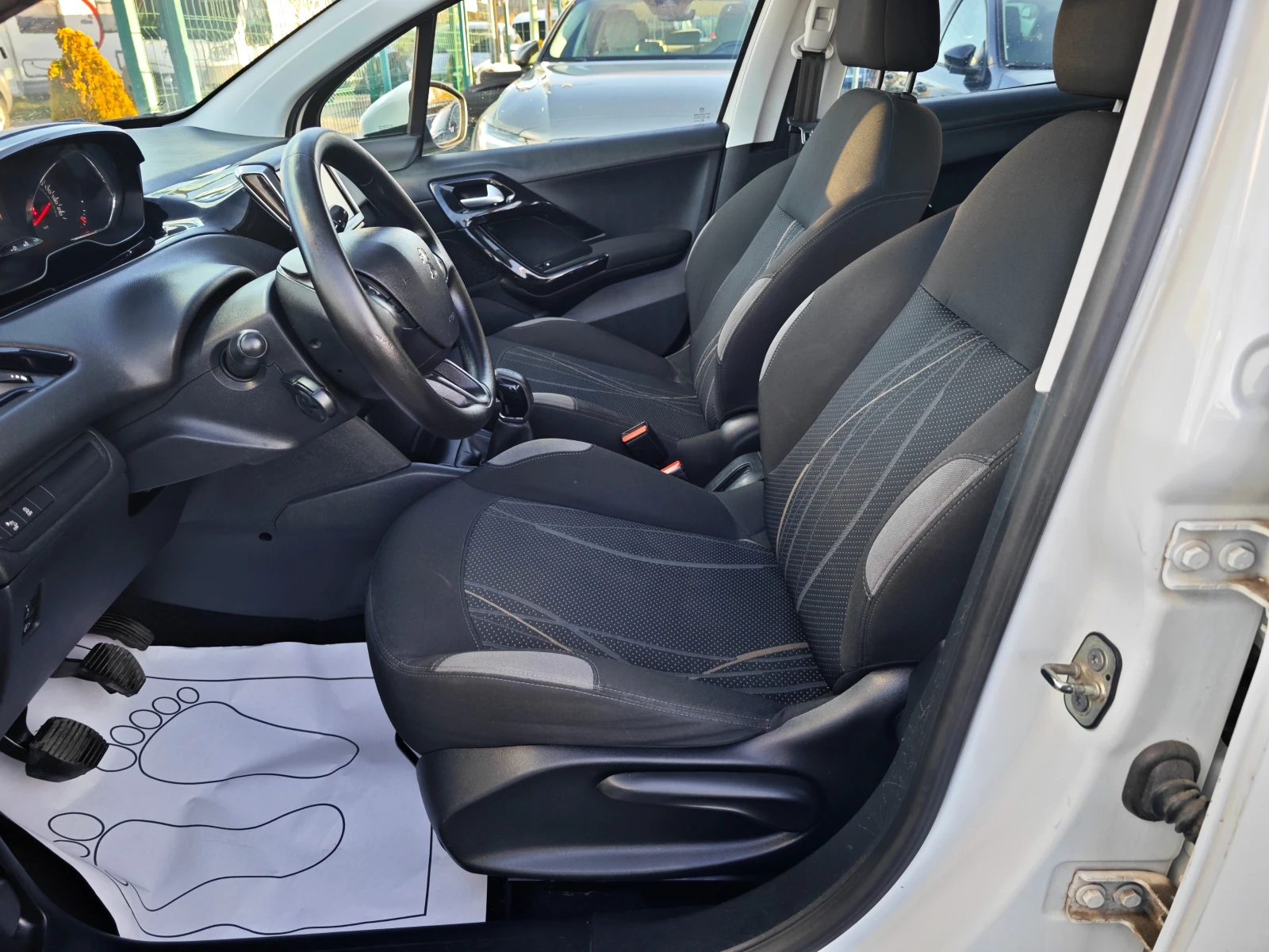 Peugeot 208 1, 4 - изображение 9