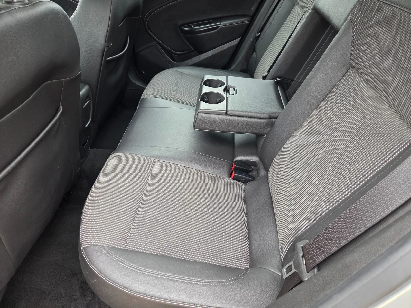 Opel Astra 1.6i 180k.c Facelift Cosmo ��������� | Mobile.bg � ����������� 9