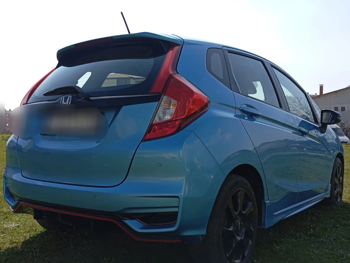 Honda Jazz 1.5 I-VTEC Dynamic Sport, снимка 3 - Автомобили и джипове - 53955953