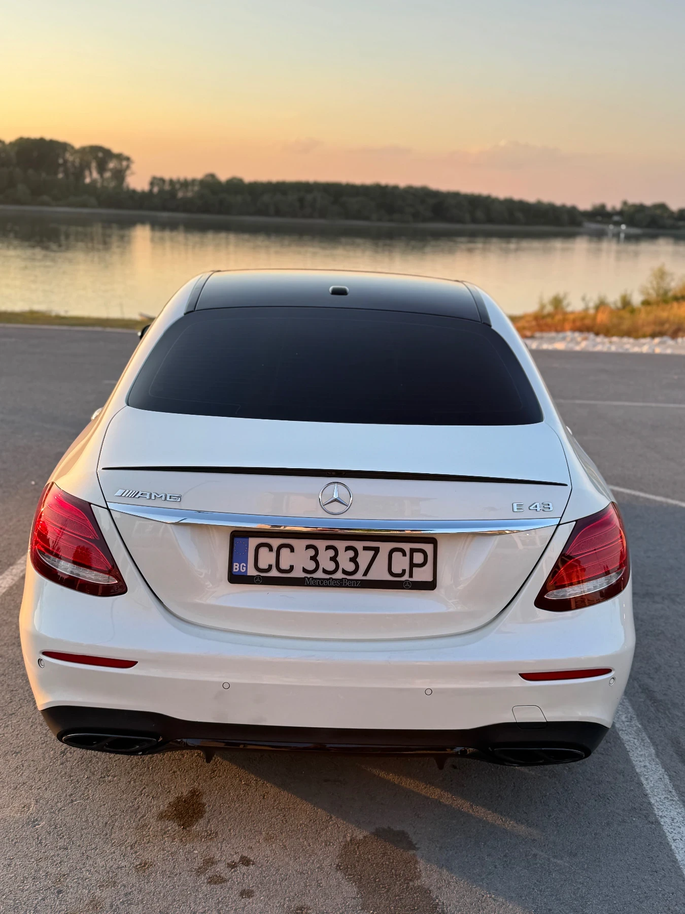 Mercedes-Benz E 43 AMG 4 matic, снимка 7 - Автомобили и джипове - 54075439