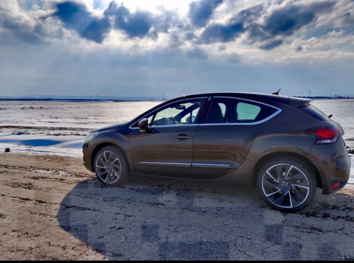 Citroen DS4, снимка 3 - Автомобили и джипове - 54136661