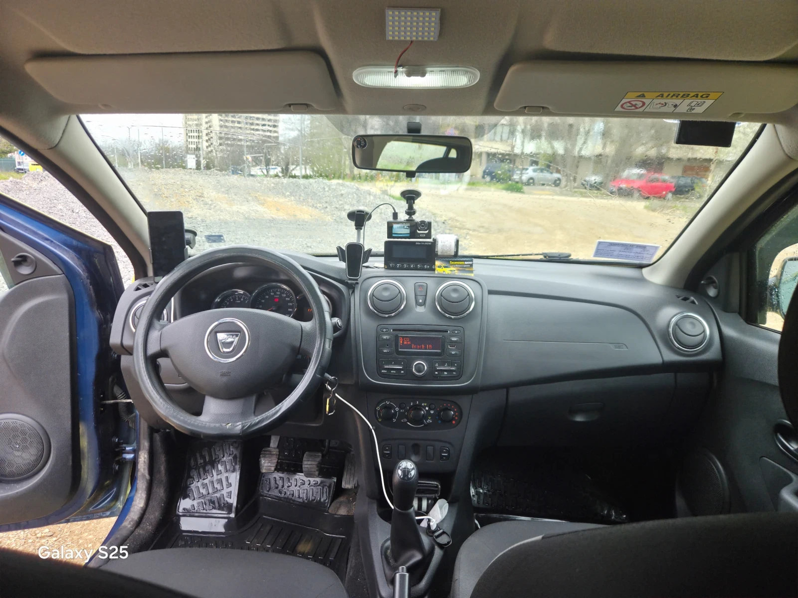 Dacia Logan 1.2 4цил КАСКО, снимка 12 - Автомобили и джипове - 54164447