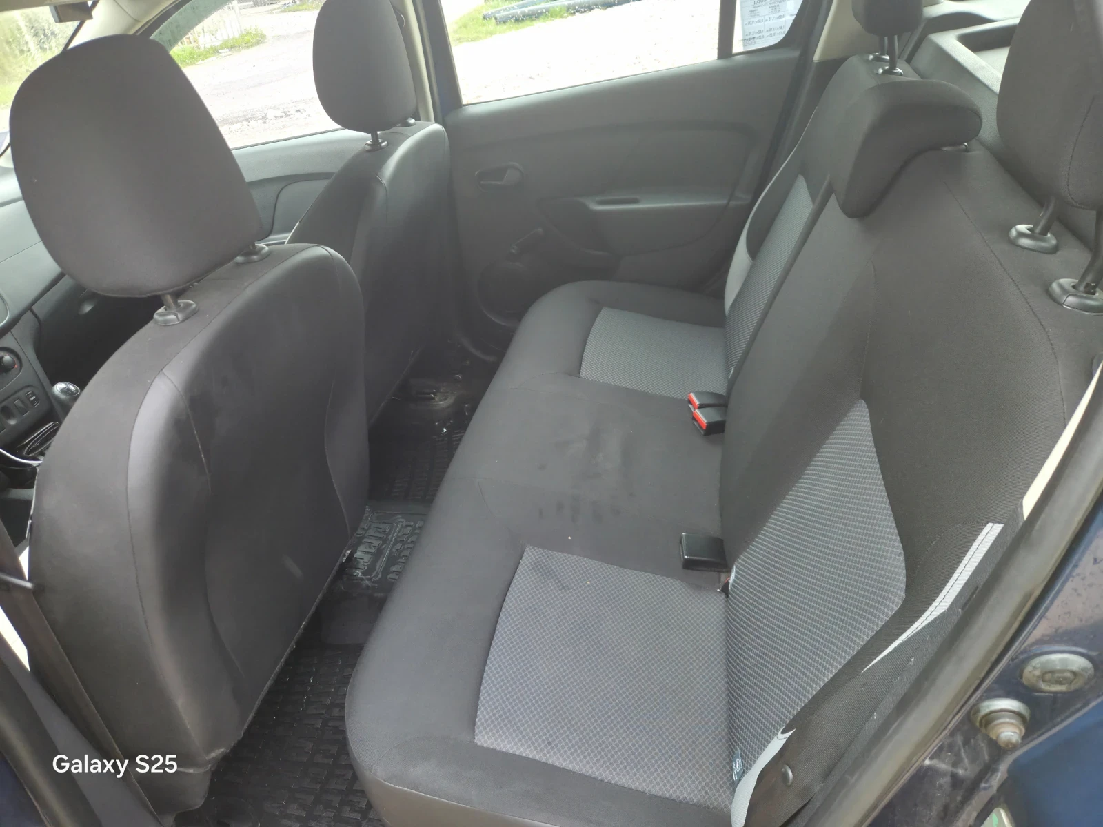 Dacia Logan 1.2 4цил КАСКО, снимка 9 - Автомобили и джипове - 54164447