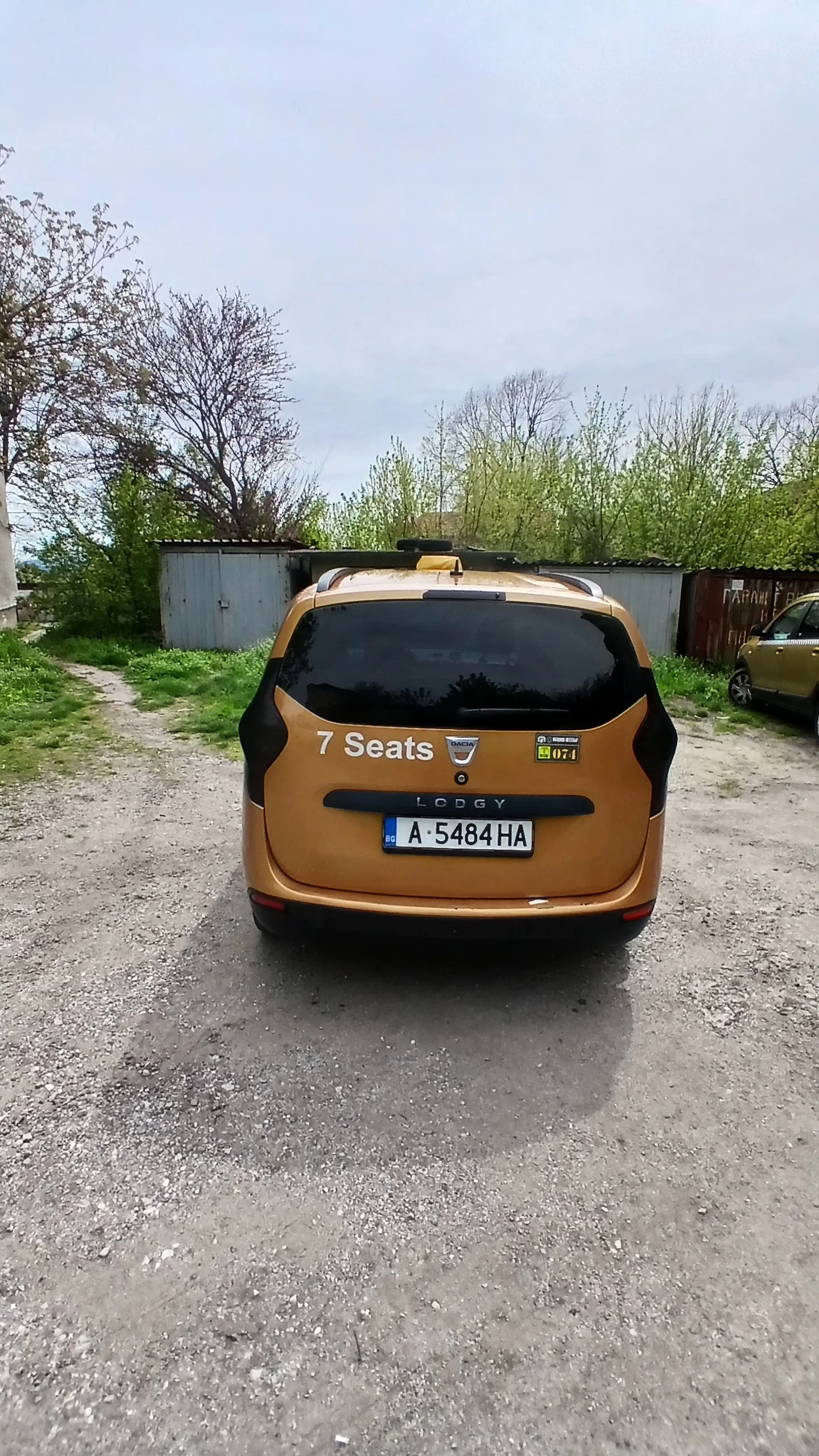 Dacia Lodgy, снимка 2 - Автомобили и джипове - 54224386