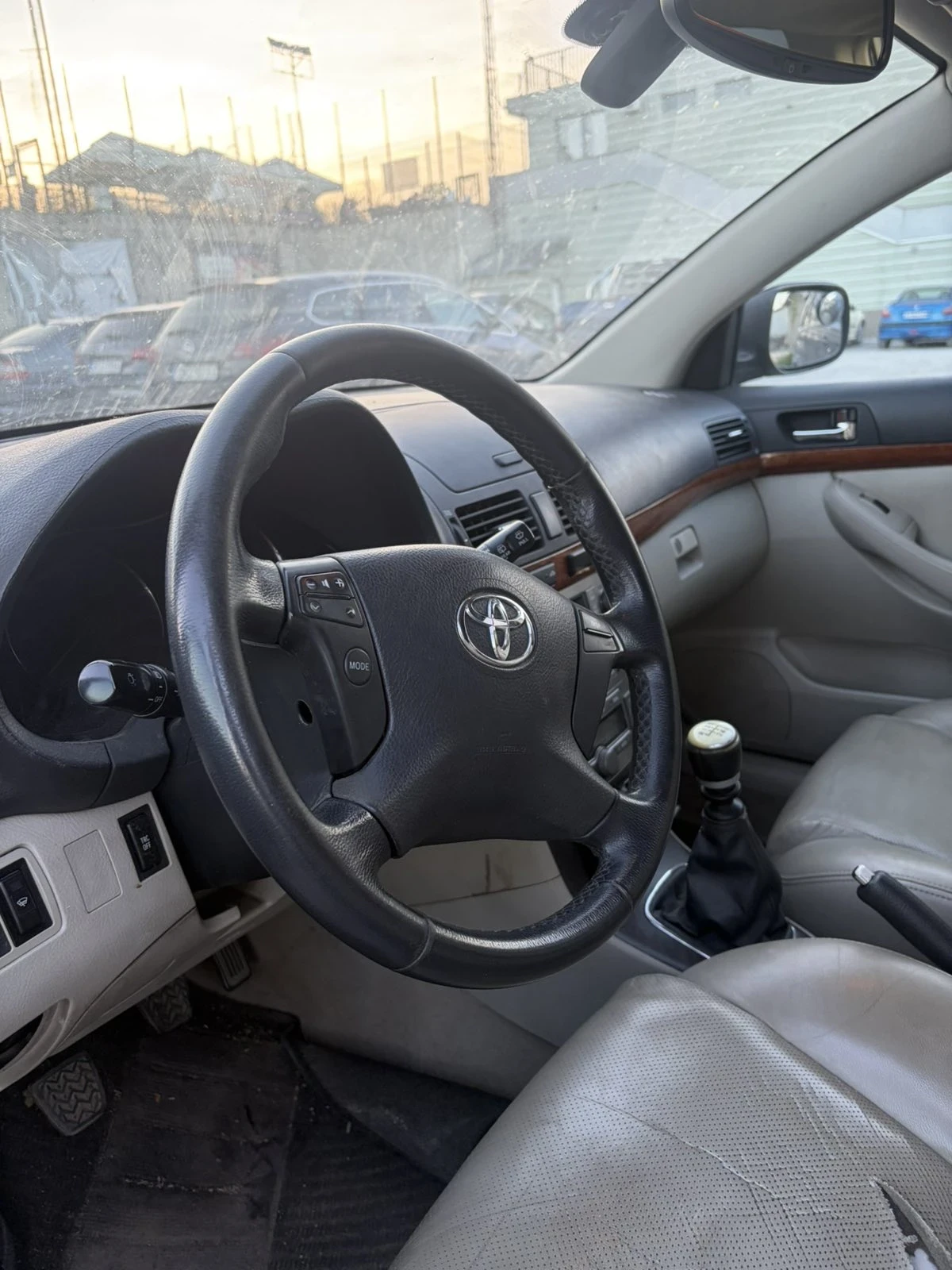Toyota Avensis, снимка 4 - Автомобили и джипове - 54346762
