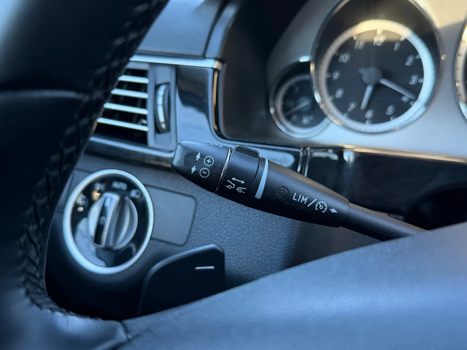 Mercedes-Benz E 350  | AVANGARDE | 7G-TRONIC | DISTRONIC | CAMERA  , снимка 15 - Автомобили и джипове - 54599044