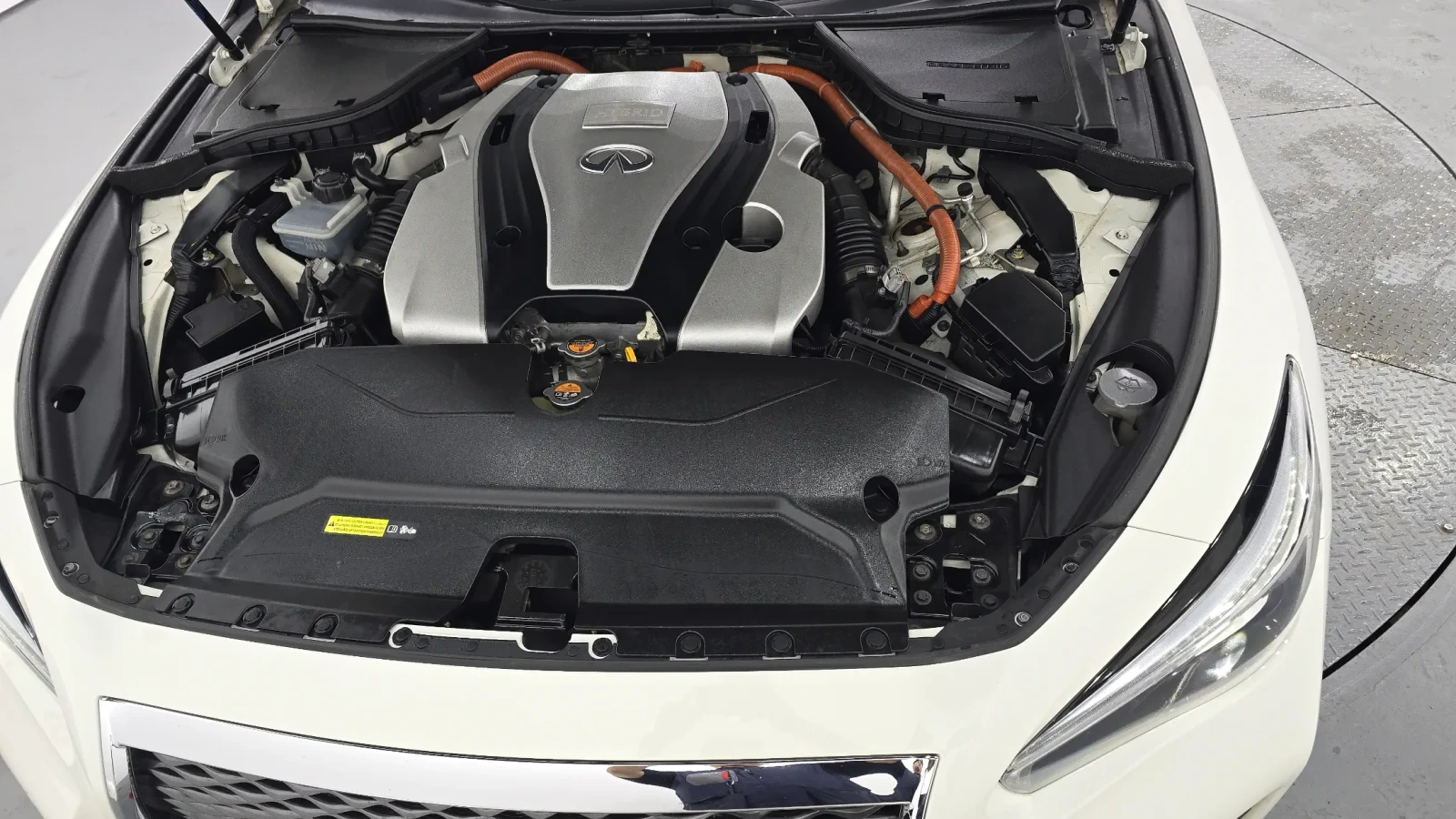 Infiniti Q50 3.5 Hybrid, снимка 14 - Автомобили и джипове - 54621267