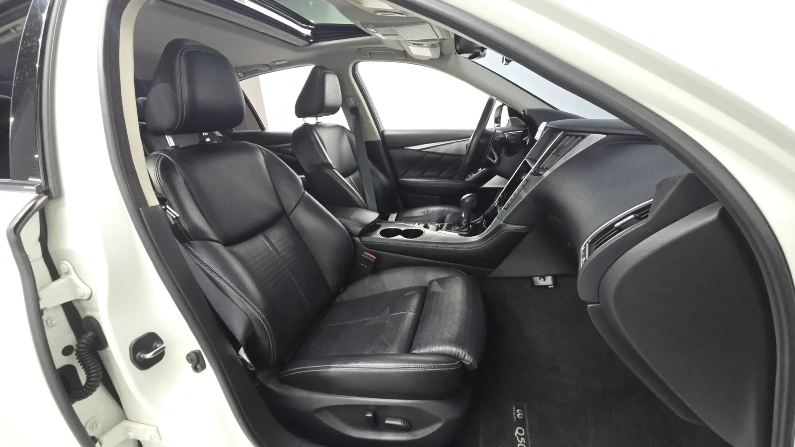 Infiniti Q50 3.5 Hybrid, снимка 8 - Автомобили и джипове - 54621267