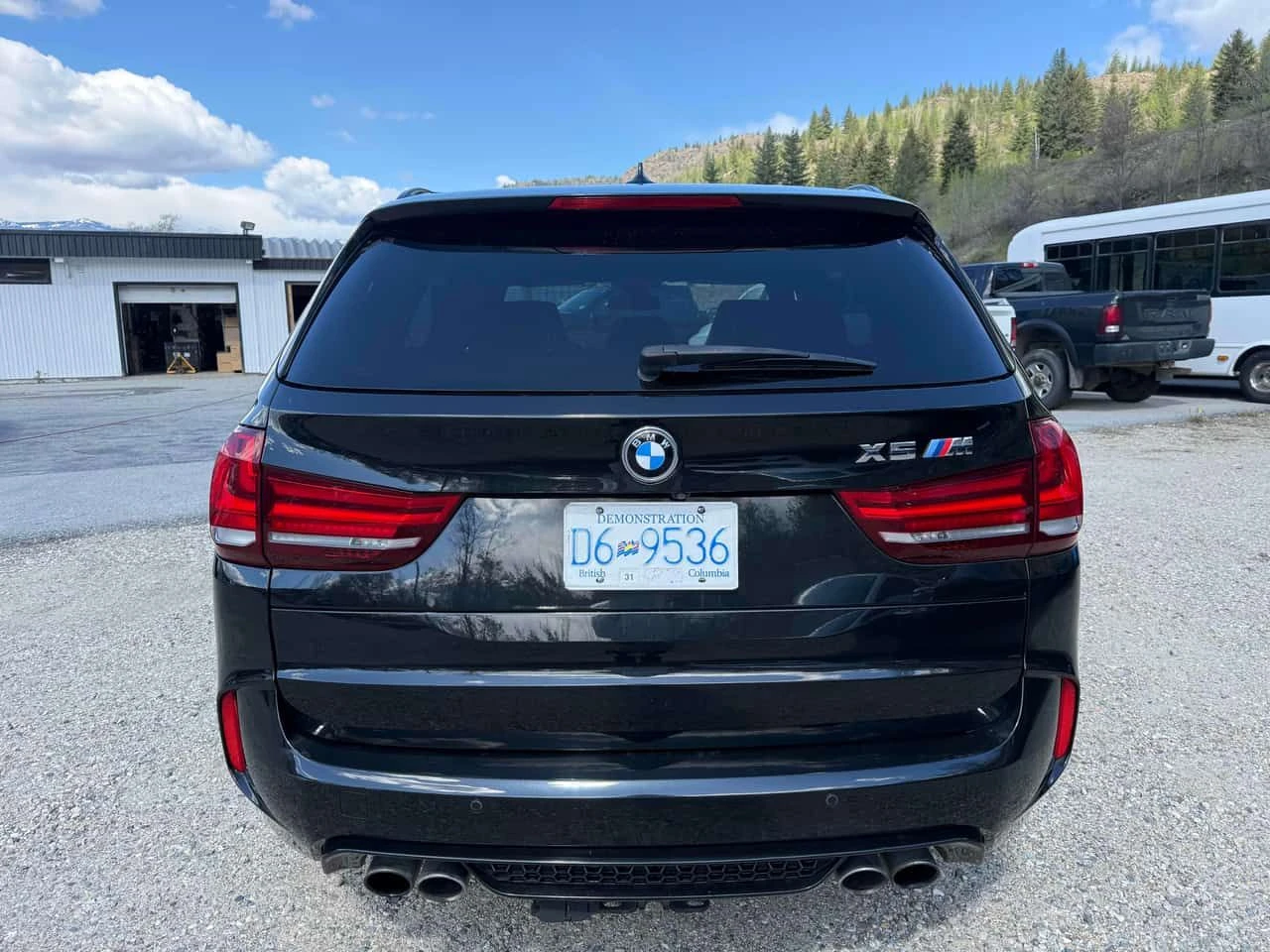 BMW X5M H/K * ПОДГРЕВИ * ПАНО * KEYLESS * CARFAX, снимка 13 - Автомобили и джипове - 54716445