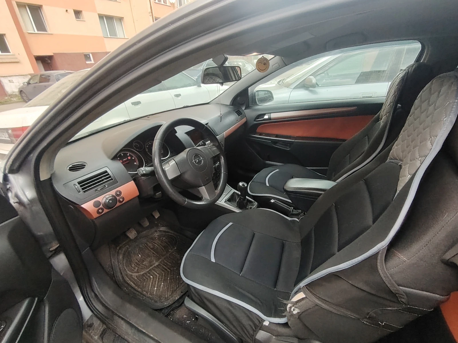 Opel Astra 1.7/GTC, снимка 4 - Автомобили и джипове - 54734050