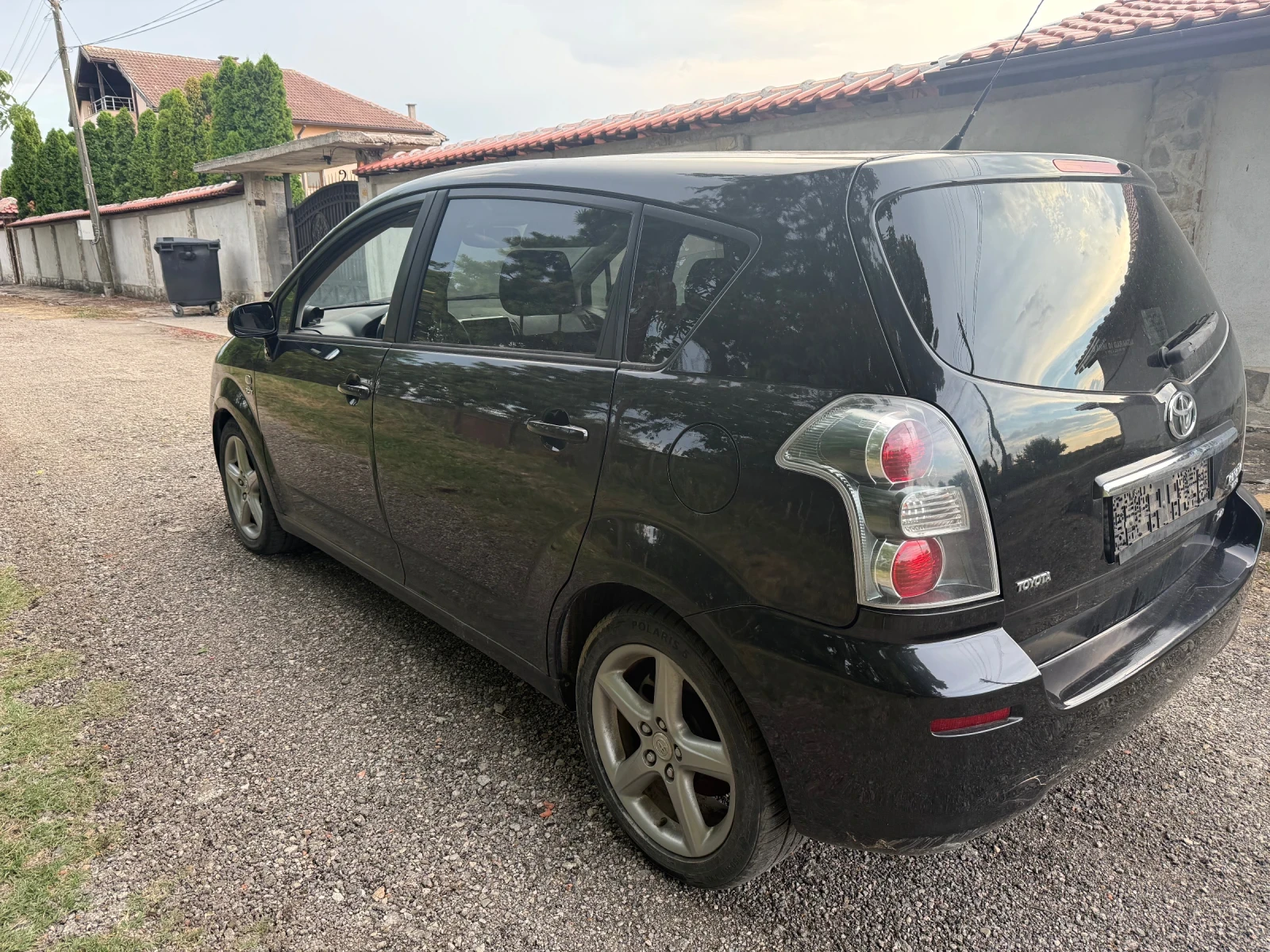 Toyota Corolla verso 2.2 D-CAT, снимка 7 - Автомобили и джипове - 55683175
