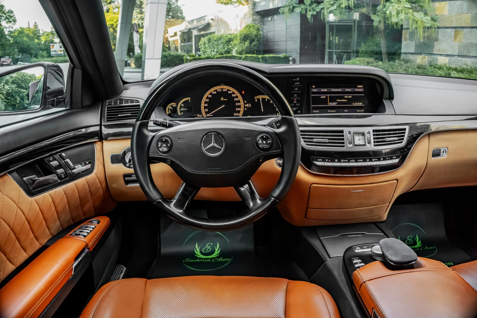 Mercedes-Benz S 320 CDI* AMG* DESIGN SELECTION* EXCLUSIVE* NEW, снимка 14 - Автомобили и джипове - 55596435