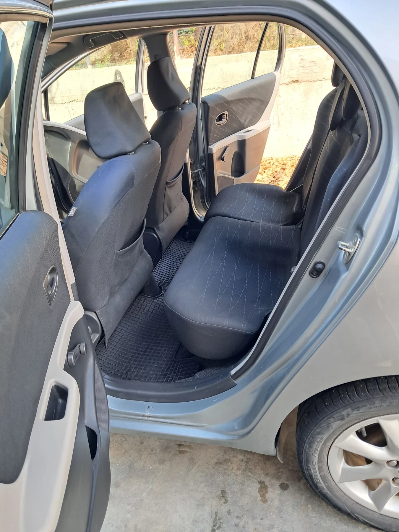 Toyota Yaris, снимка 11 - Автомобили и джипове - 56074203