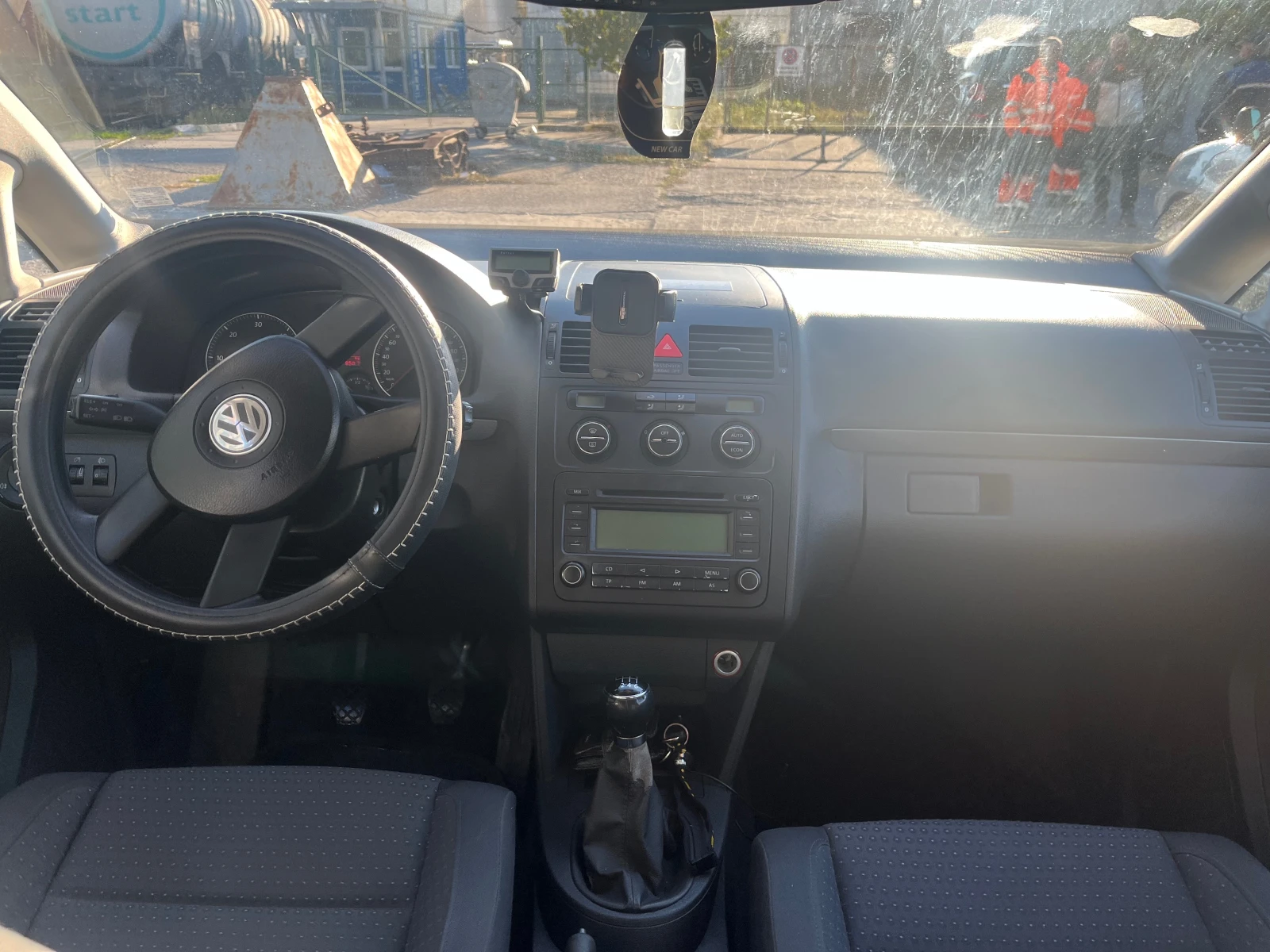 VW Touran, снимка 6 - Автомобили и джипове - 56598736