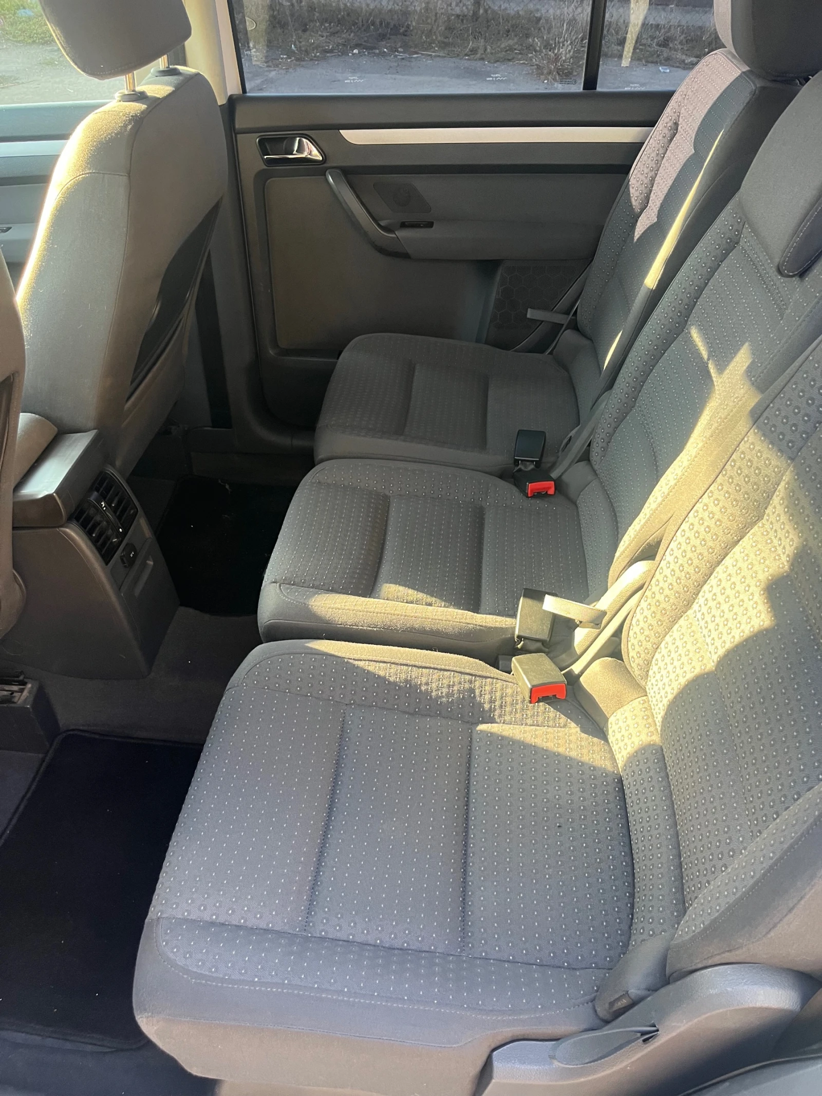 VW Touran, снимка 7 - Автомобили и джипове - 56598736