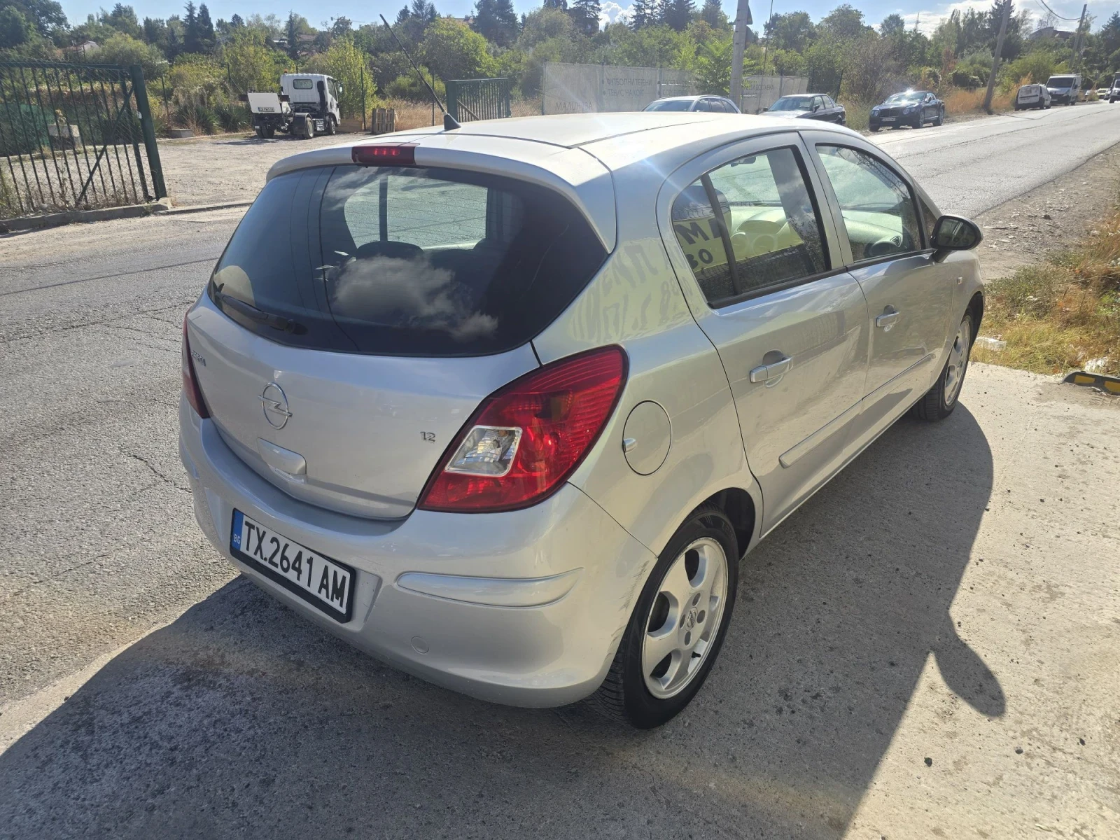 Opel Corsa 1.2i, снимка 4 - Автомобили и джипове - 56655396