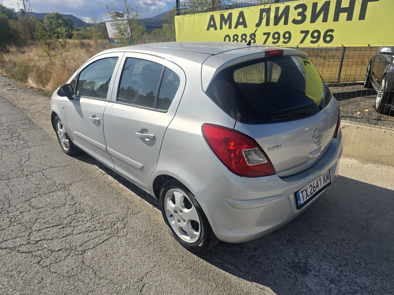 Opel Corsa 1.2i, снимка 5 - Автомобили и джипове - 56655396