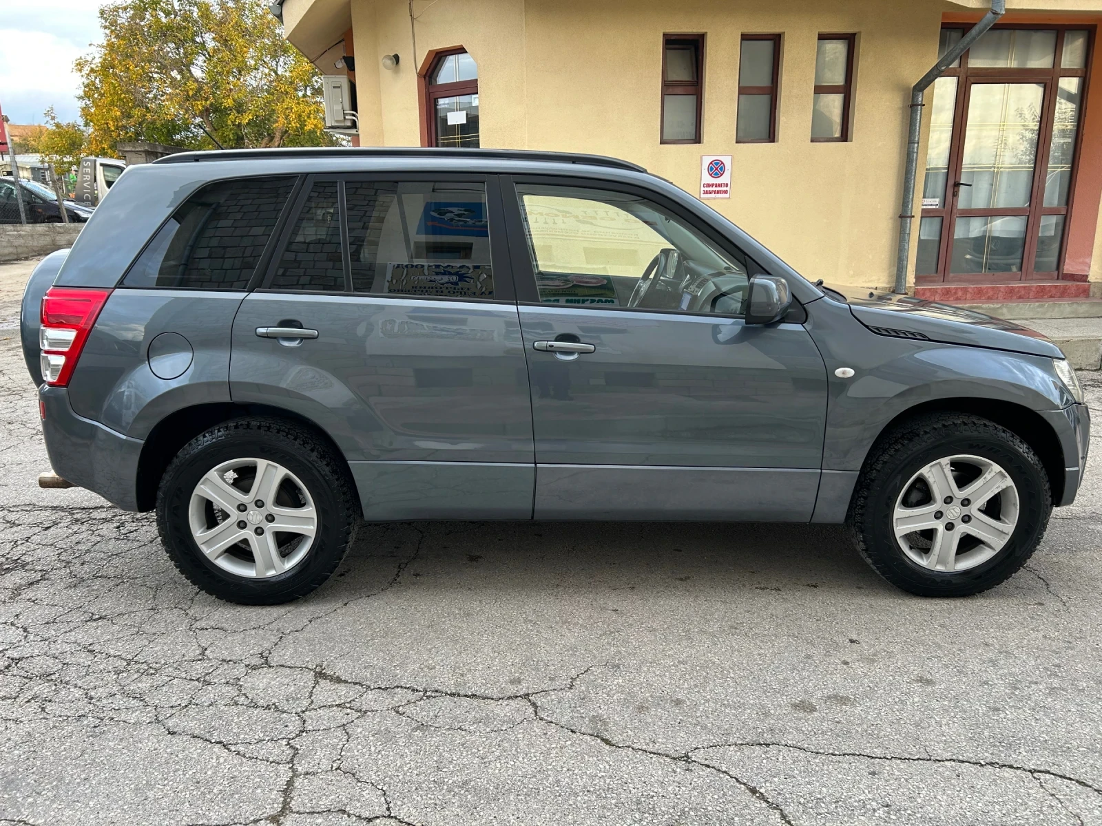 Suzuki Grand vitara 2.0i 140k.c. 4x4 НАВИ - изображение 4