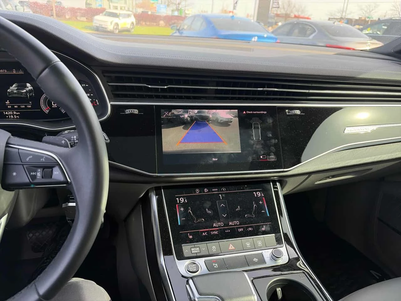 Audi Q7 * 360 КАМЕРА* DIGITAL* ПРЕДСТАВИТЕЛСТВО* , снимка 9 - Автомобили и джипове - 54341156