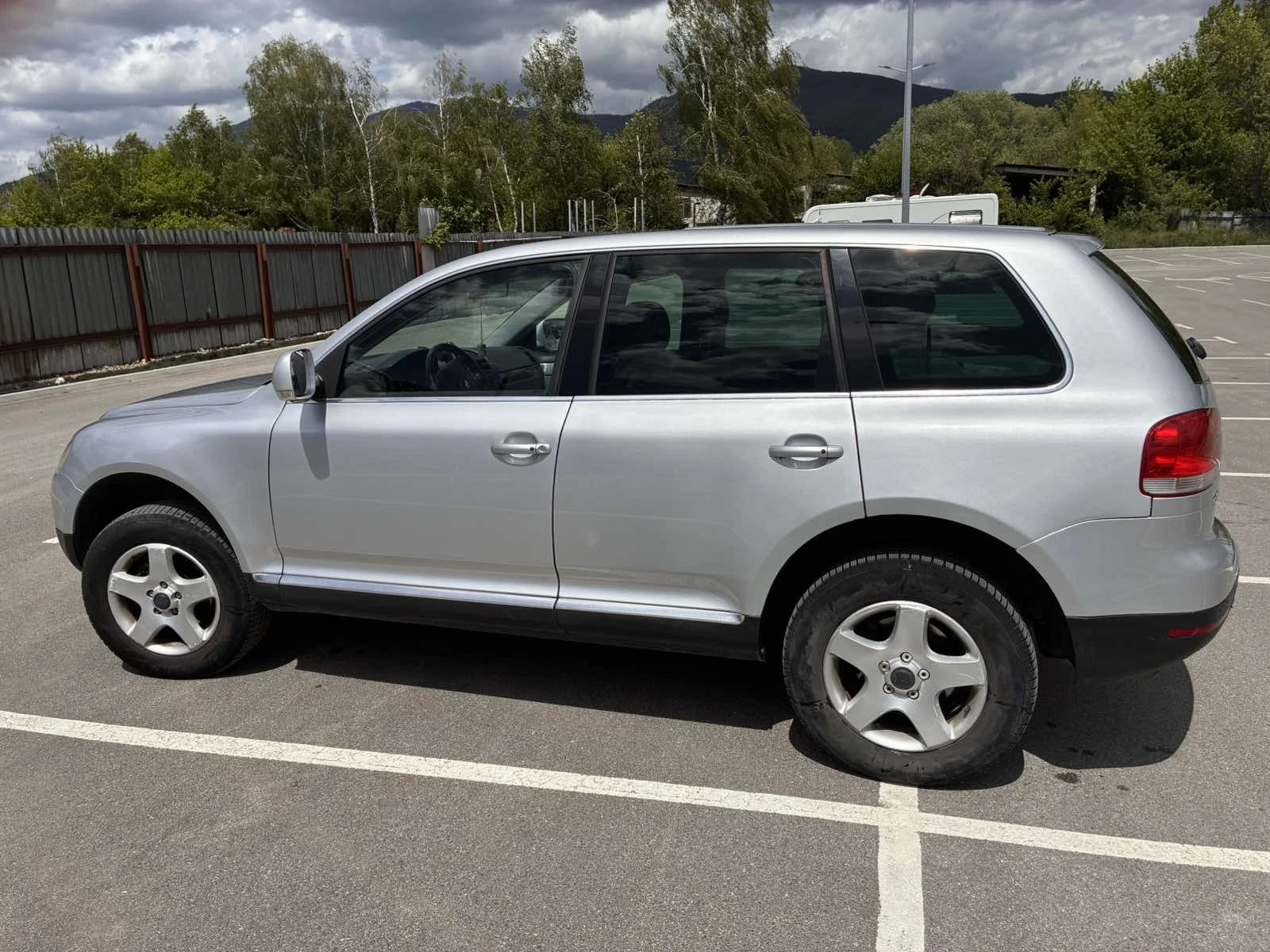VW Touareg, снимка 3 - Автомобили и джипове - 54575932