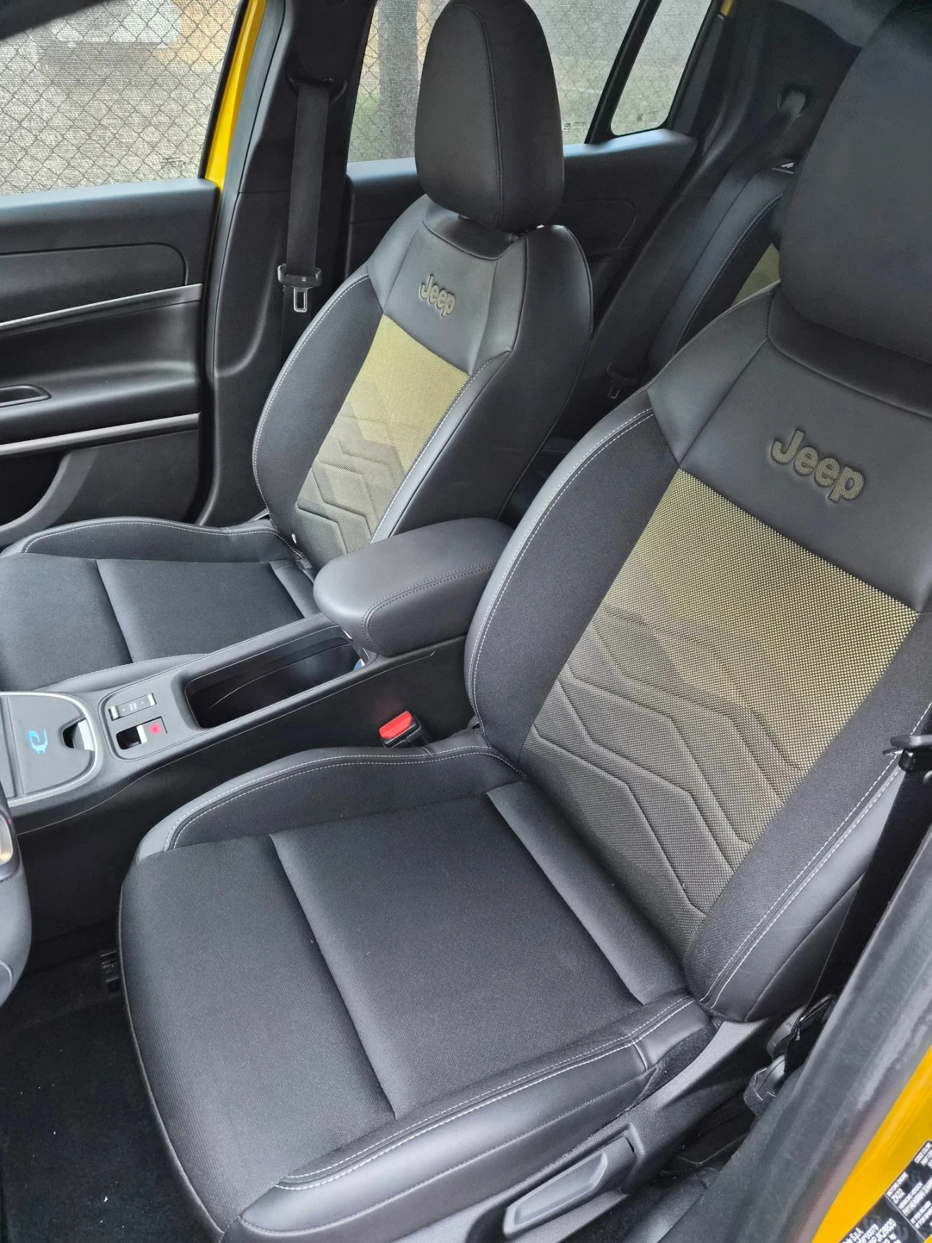 Jeep Avenger SUMМIT 360 камера, снимка 13 - Автомобили и джипове - 54719837