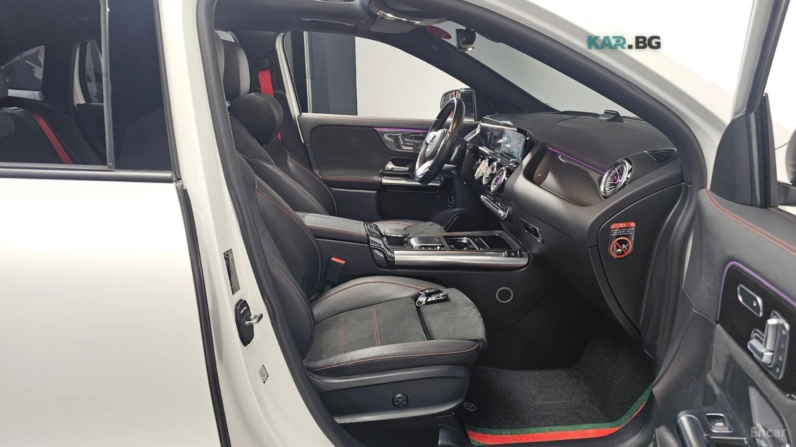 Mercedes-Benz GLA 45 AMG * 4MATIC+ * КОЖА* ПОДГРЕВ* ПАНОРАМА* HEAD-UP* , снимка 11 - Автомобили и джипове - 54732722