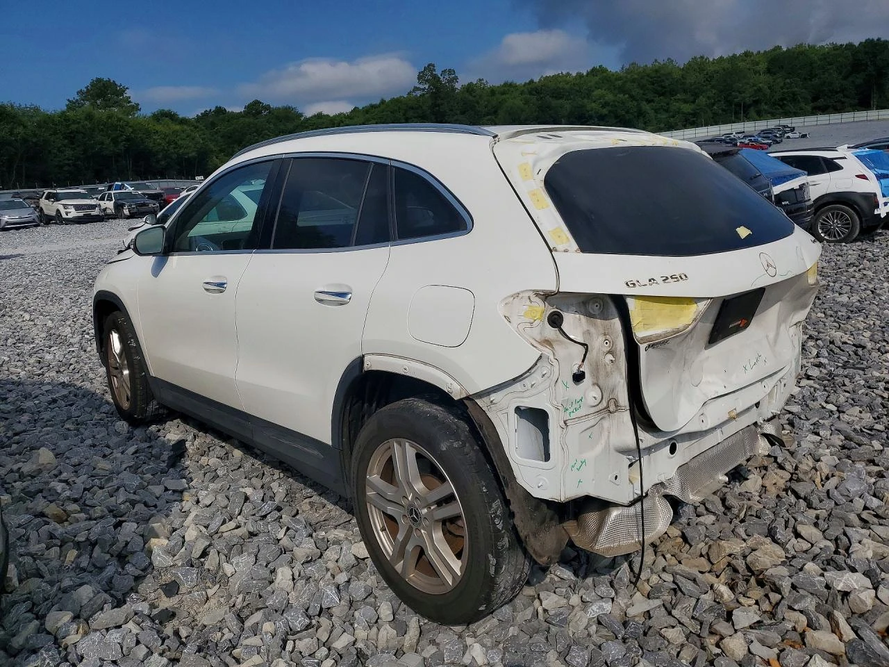 Mercedes-Benz GLA * CARFAX * ОПЦИЯ ЗА ФИНАНСИРАНЕ, снимка 2 - Автомобили и джипове - 55557649