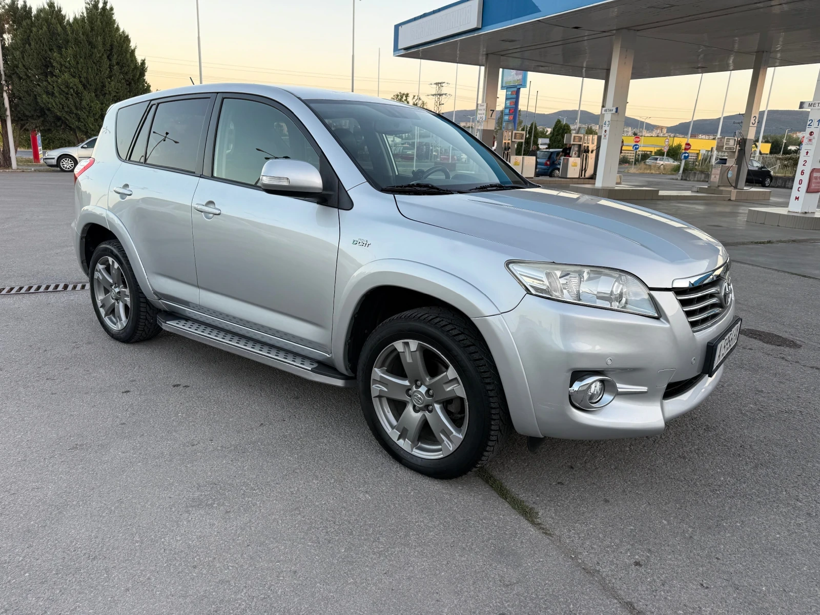 Toyota Rav4 FACELIFT 4x4 , снимка 4 - Автомобили и джипове - 56024322