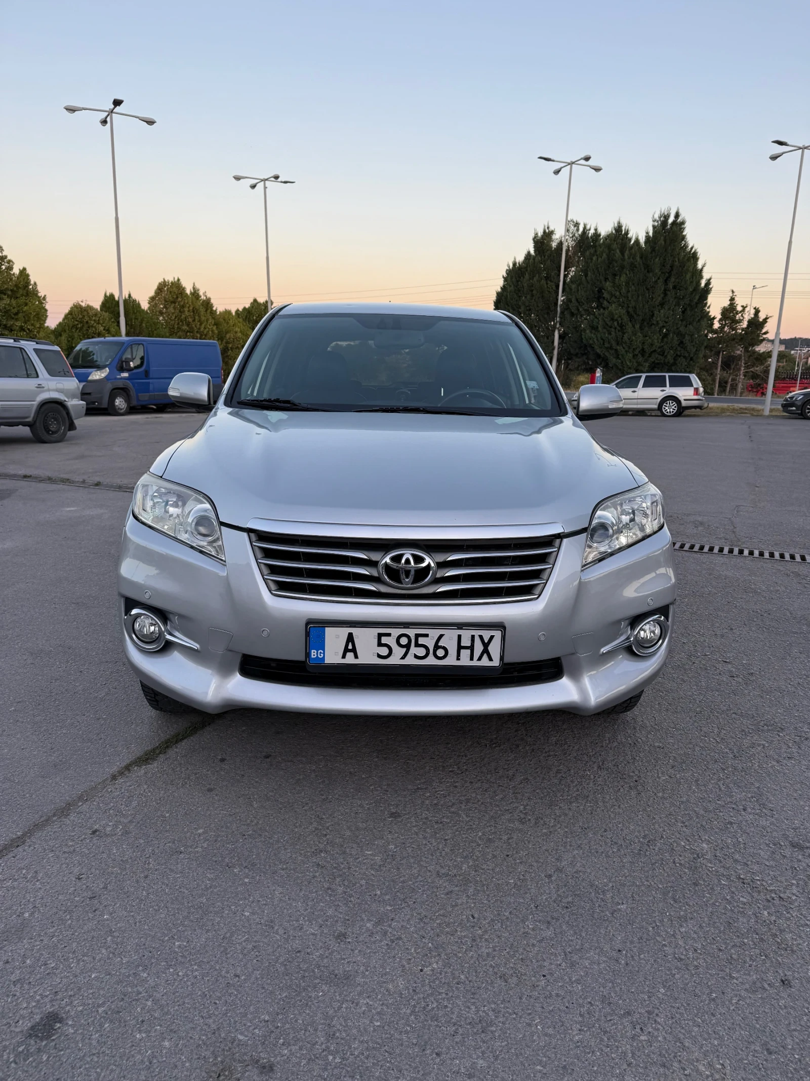 Toyota Rav4 FACELIFT 4x4 , снимка 2 - Автомобили и джипове - 56024322