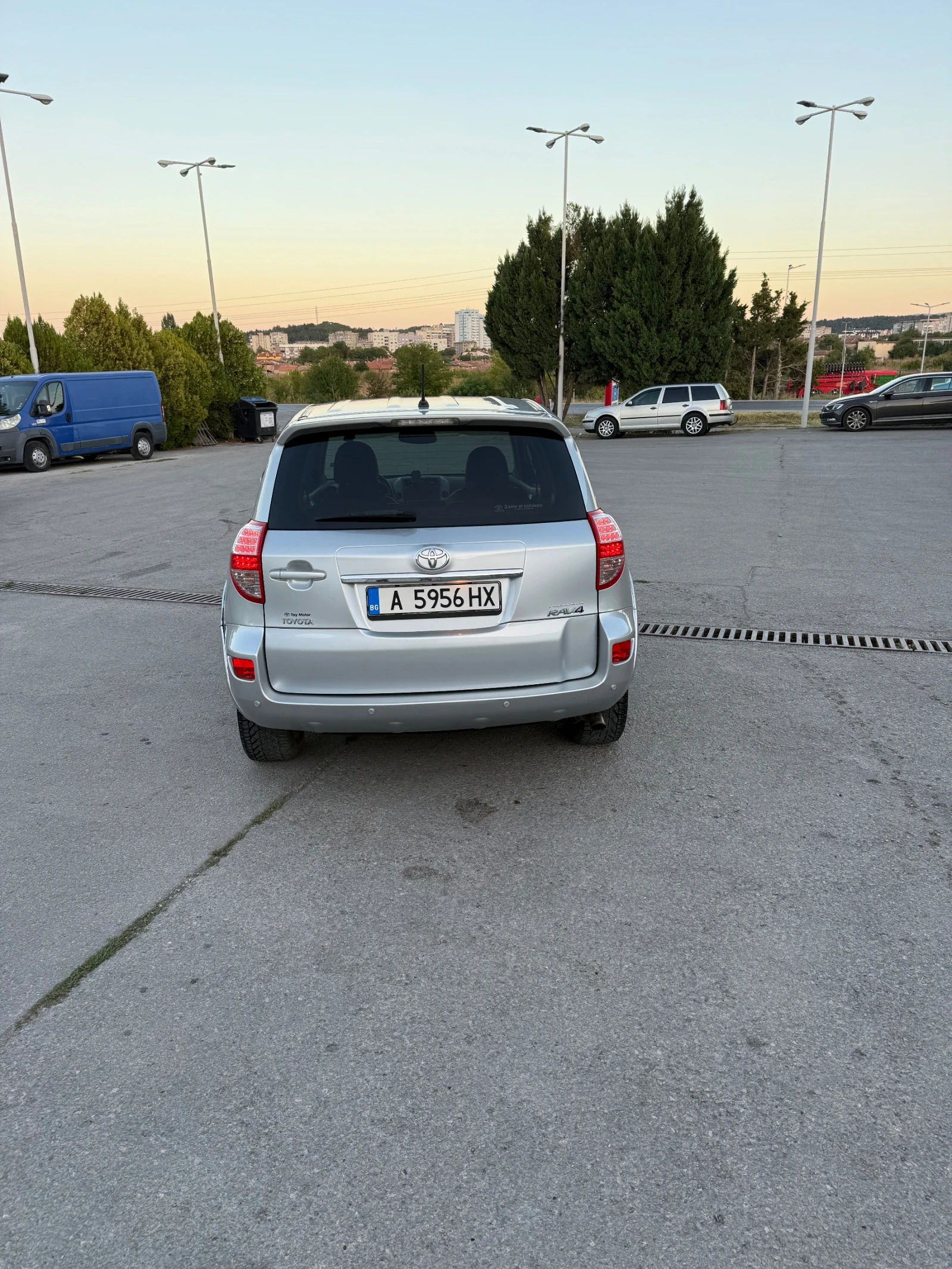 Toyota Rav4 FACELIFT 4x4 , снимка 9 - Автомобили и джипове - 56024322