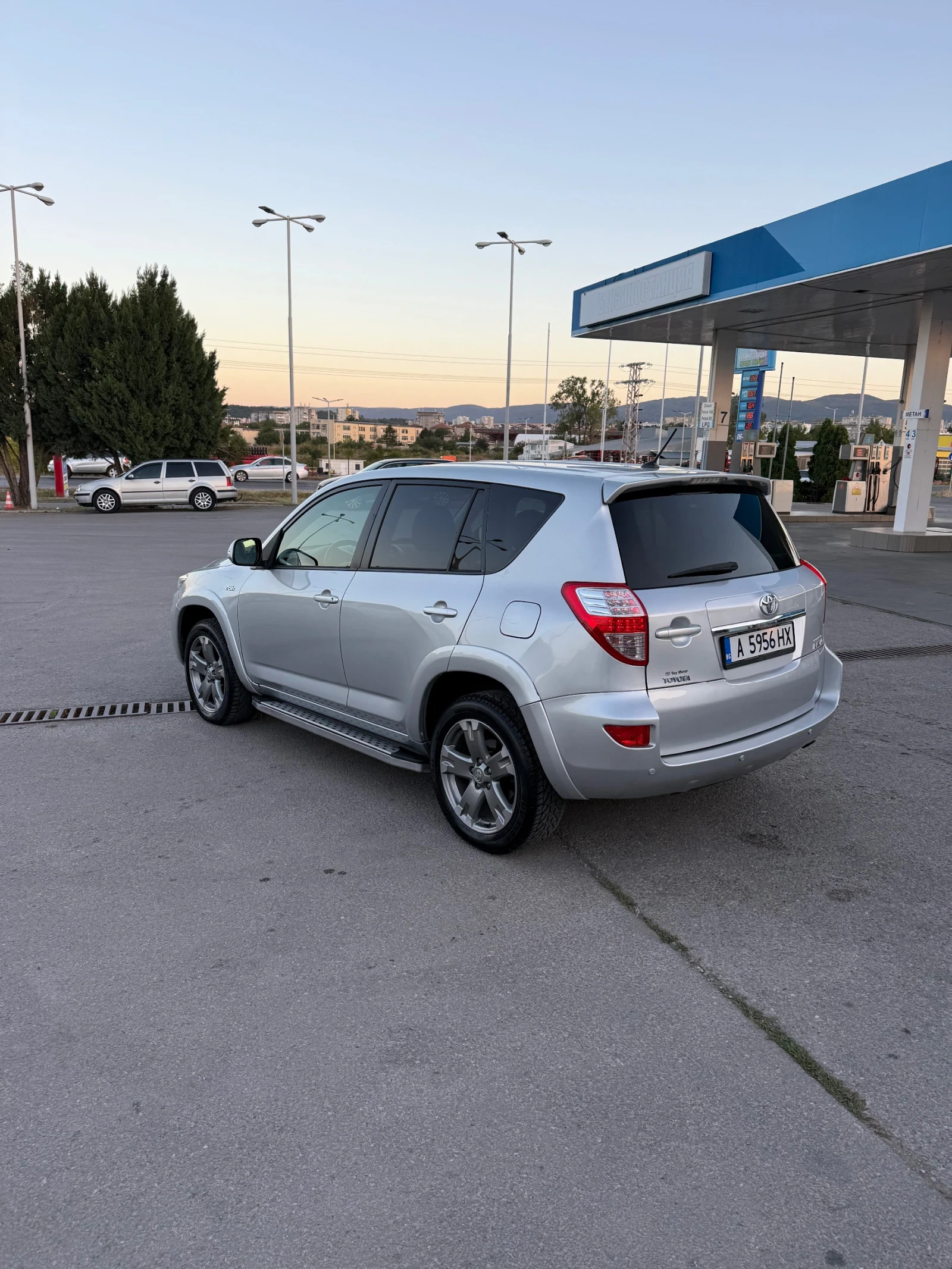 Toyota Rav4 FACELIFT 4x4 , снимка 10 - Автомобили и джипове - 56024322