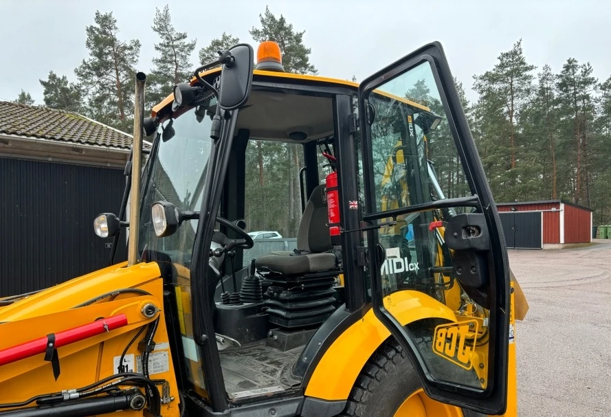 Багер JCB MIDI CX-4, снимка 9 - Индустриална техника - 55901921