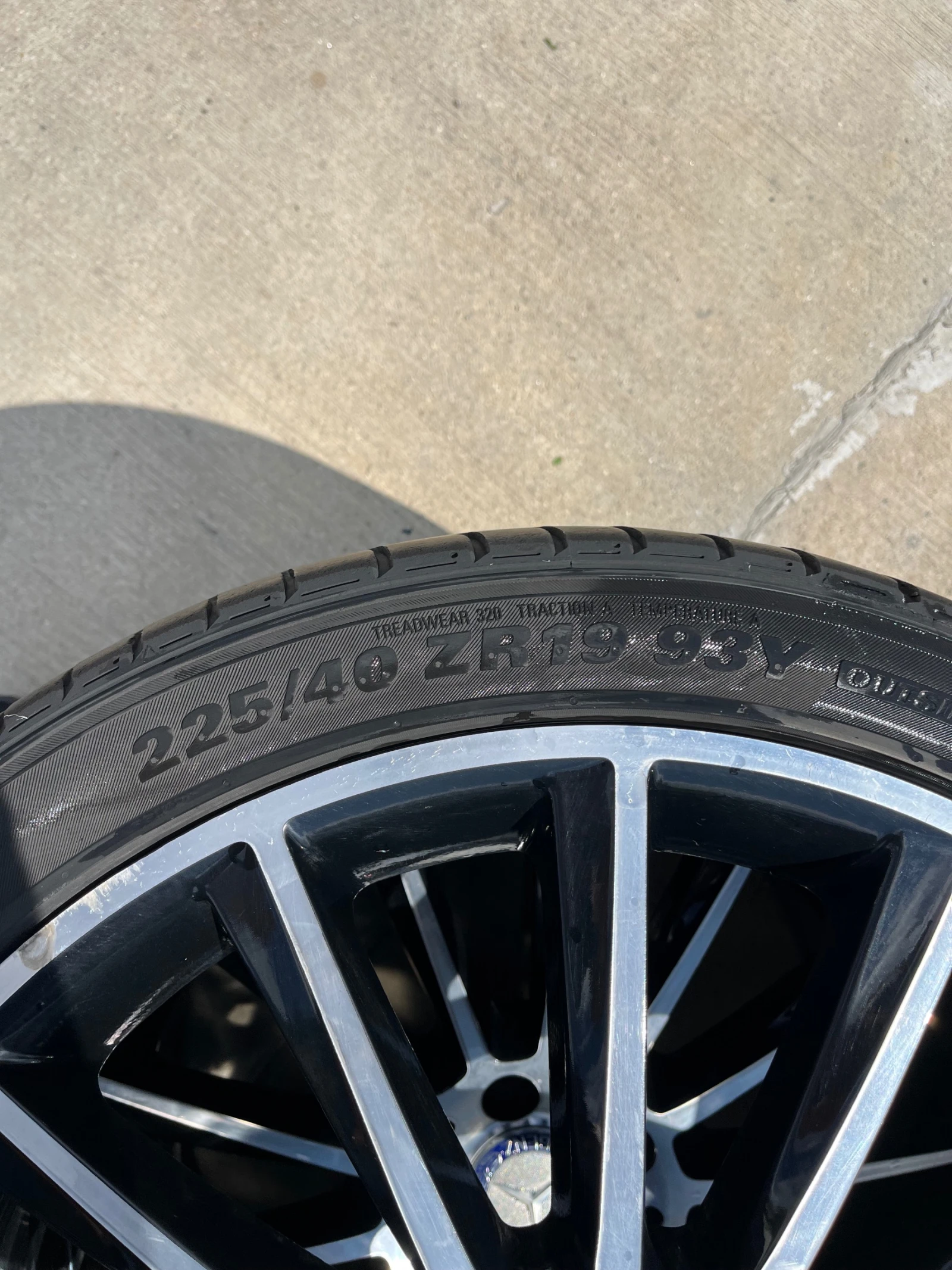 Гуми с джанти Kumho 225/40R19, снимка 9 - Гуми и джанти - 55203986