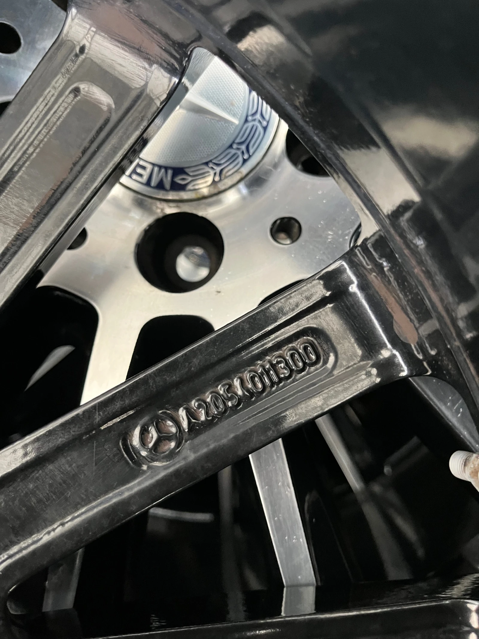 Гуми с джанти Kumho 225/40R19, снимка 10 - Гуми и джанти - 55203986