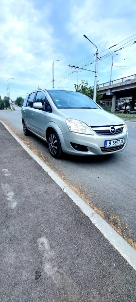 Opel Zafira 1.8i 140к.с 7 места Климатик, снимка 2