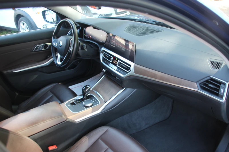 BMW 320 MILD HYBRID Х DRIVE , снимка 10 - Автомобили и джипове - 51930566