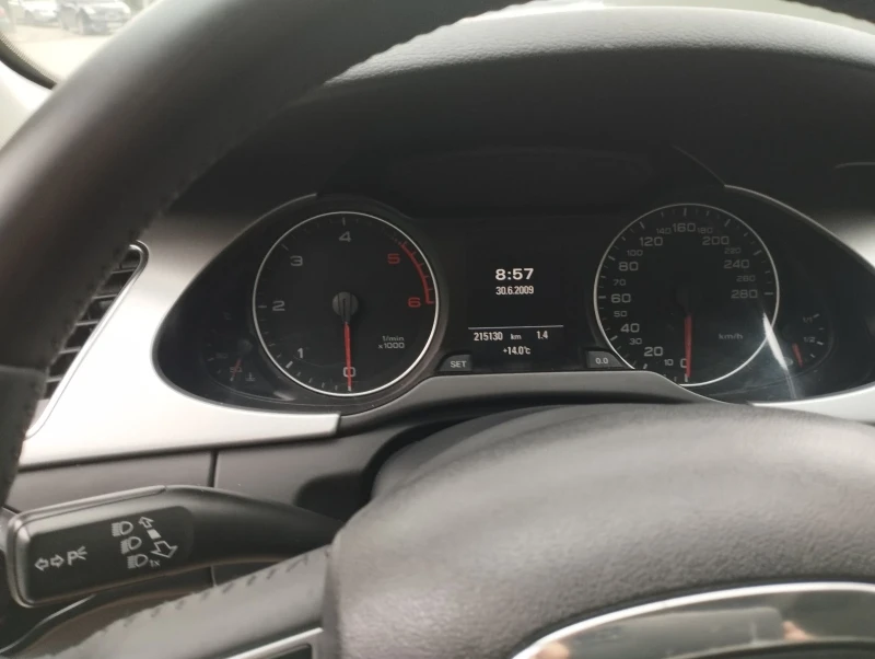 Audi A4 2.0tdi automat, снимка 6 - Автомобили и джипове - 51887705