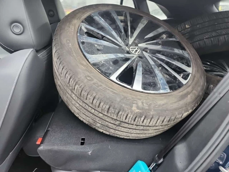 VW ID.4 * PRO * CARFAX * ПОДГРЕВИ * , снимка 13 - Автомобили и джипове - 53564495