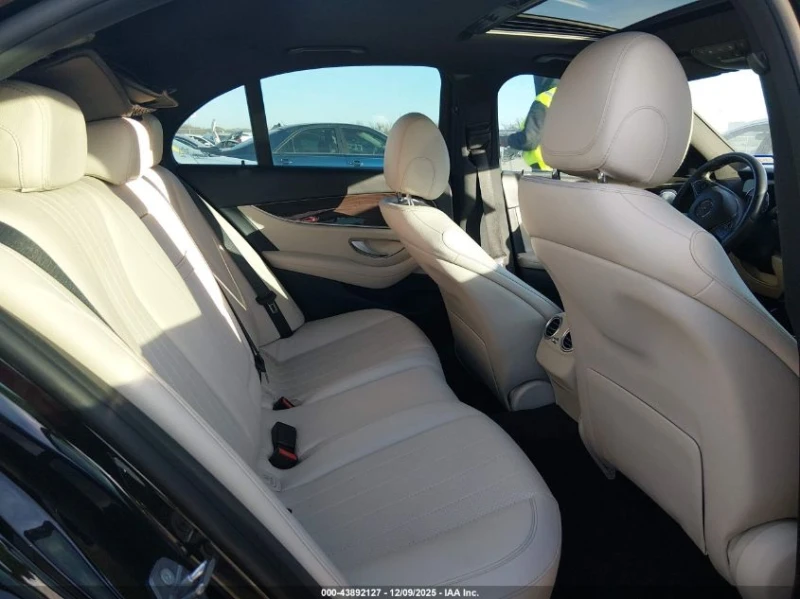 Mercedes-Benz E 300 2.0L I-4 DI, DOHC, VVT, TURBO, 241HP Rear Wheel, снимка 13 - Автомобили и джипове - 53574617