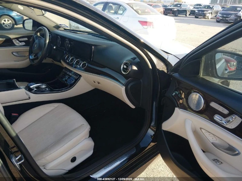 Mercedes-Benz E 300 2.0L I-4 DI, DOHC, VVT, TURBO, 241HP Rear Wheel, снимка 10 - Автомобили и джипове - 53574617