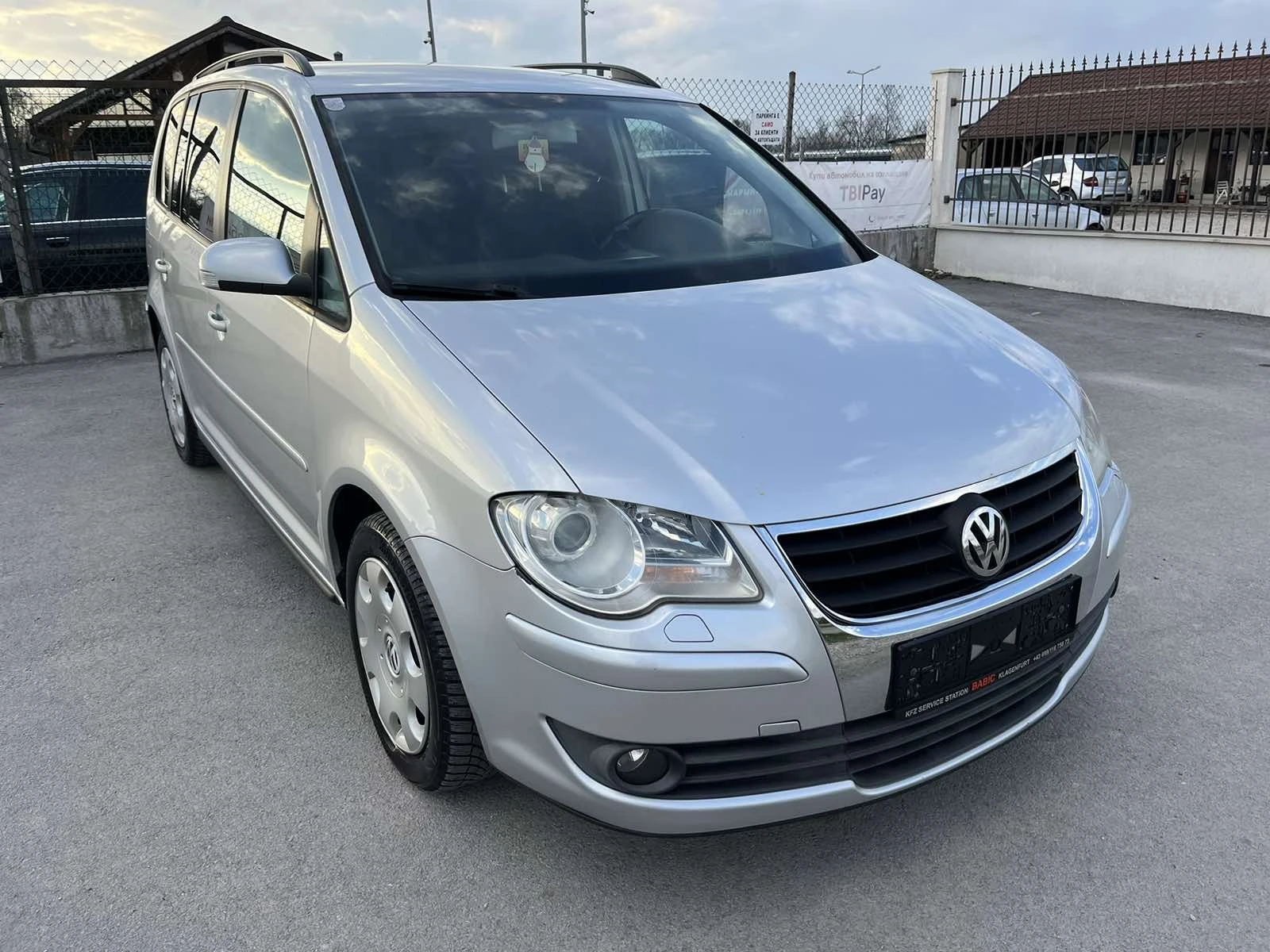 VW Touran FACE 2.0TDI 140кс 6 СКОРОСТИ КСЕНОН АВТОПИЛОТ - изображение 3