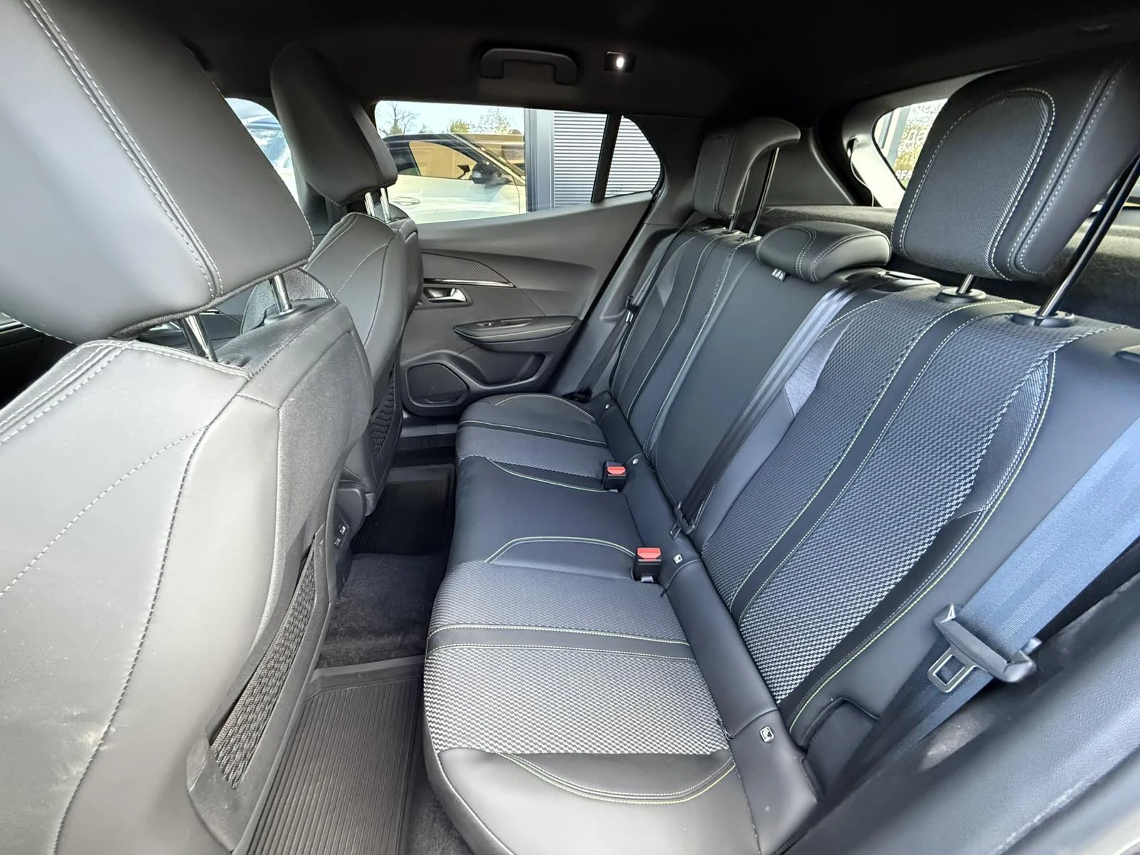 Peugeot 2008 GT 1.5 BlueHDi 130 EAT8 EURO 6.4 - изображение 10