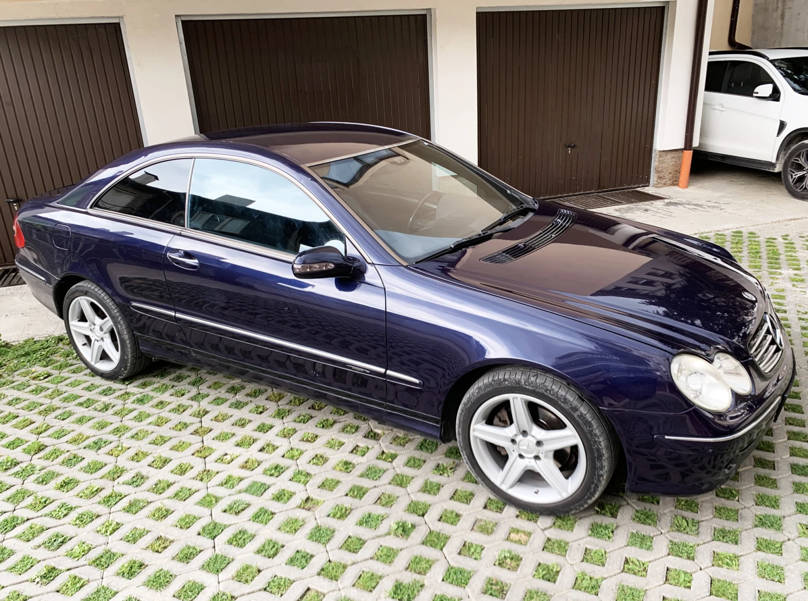 Mercedes-Benz CLK 2.7 CDI 170 к.с. AVANTGARDE - изображение 2